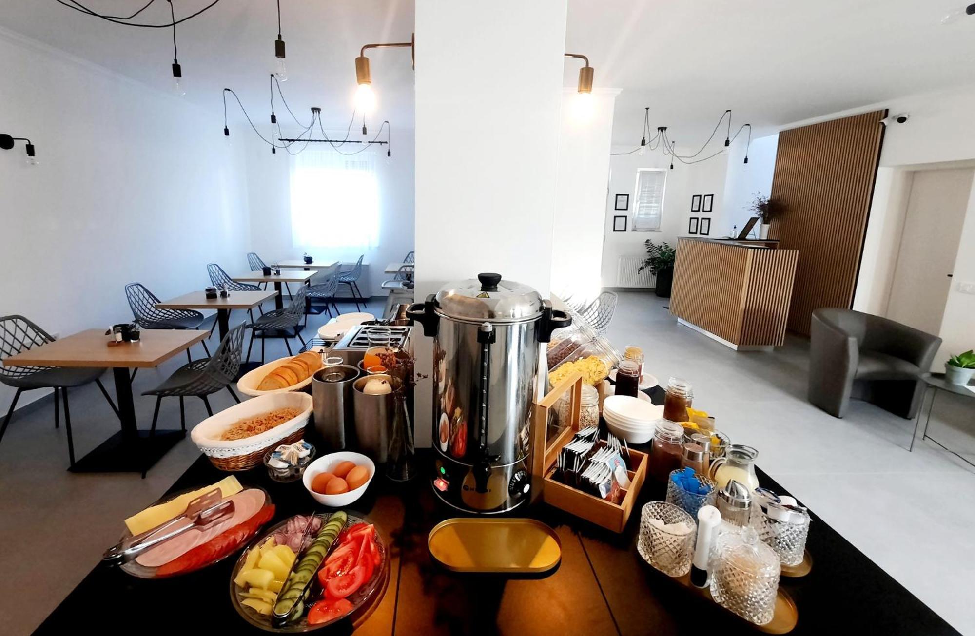 Sovirag Termal Panzio Hotel Hajdunanas Luaran gambar