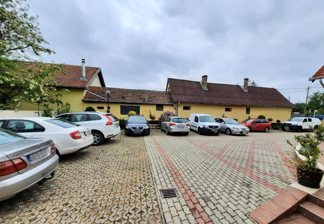 Sovirag Termal Panzio Hotel Hajdunanas Luaran gambar